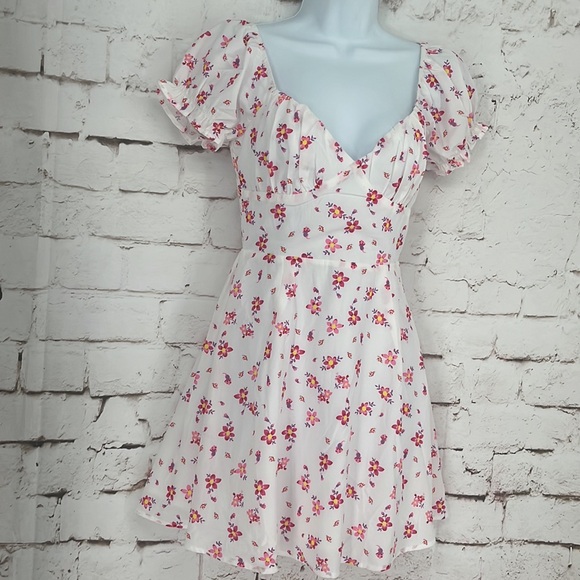 NWOT PRINCESS POLLY “RUTH” FLORAL MINI, SIZE 4 - Picture 3 of 9